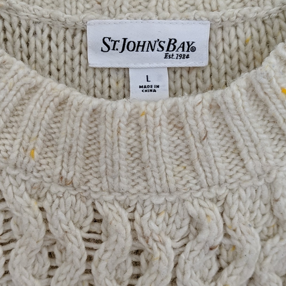 Cream Sweater - Large - Picture 2 of 7